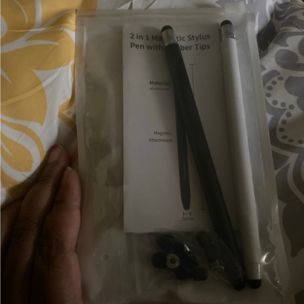 2-in-1 Magnetic Stylus Pen Set